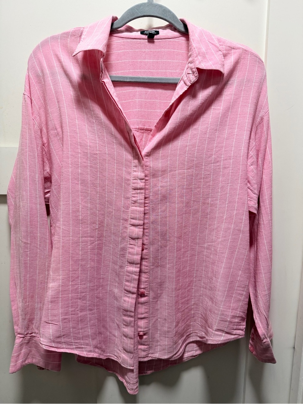 Express Women's Pink Button-Front Blouse - Picture 2 of 4